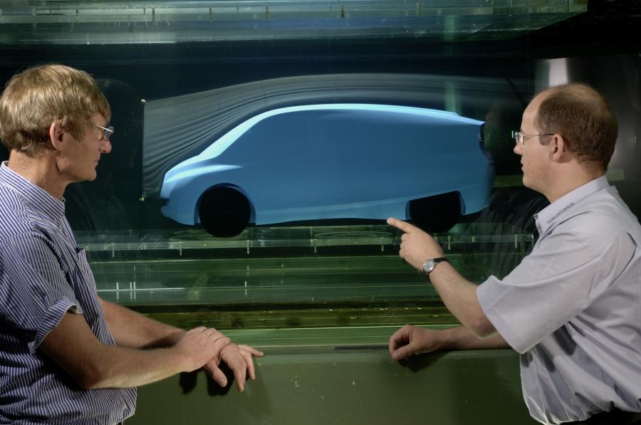  Mercedes-Benz Bionic Concept 2005 года  (фото 2 из 22)